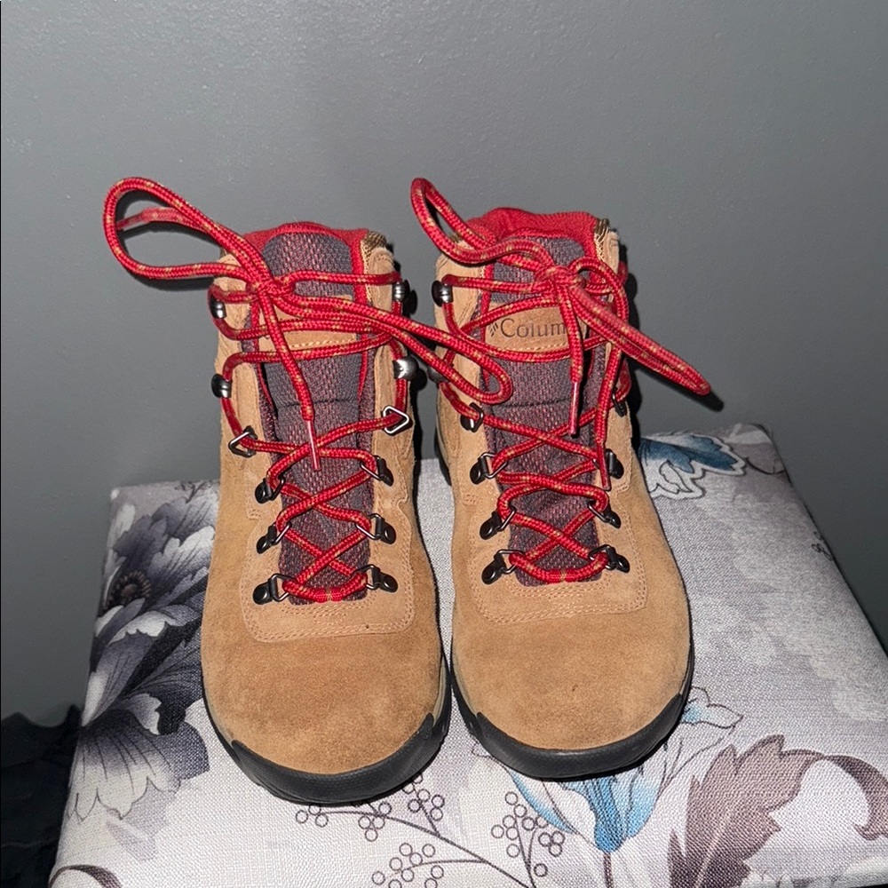 Columbia Brown and Tan Lace Up Boots for Outdoor Adventures